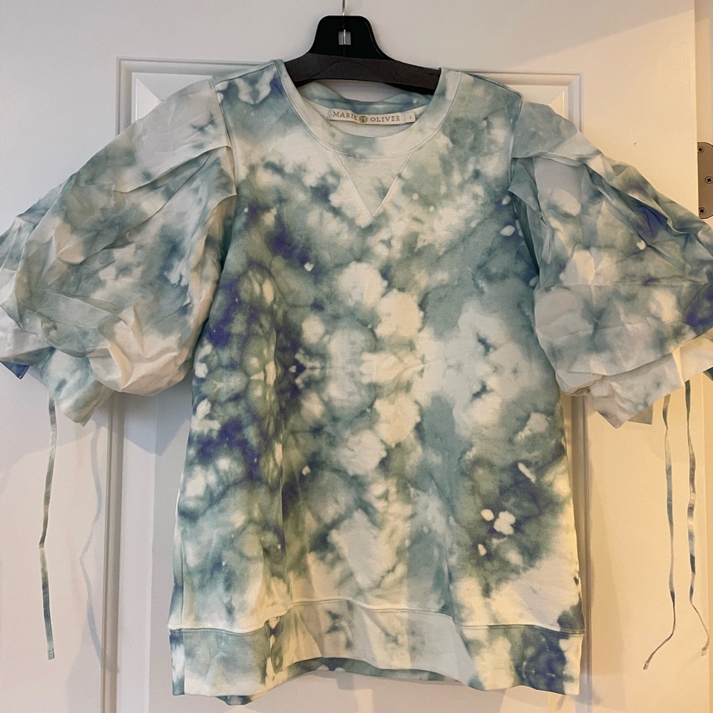 Marie Oliver fun top